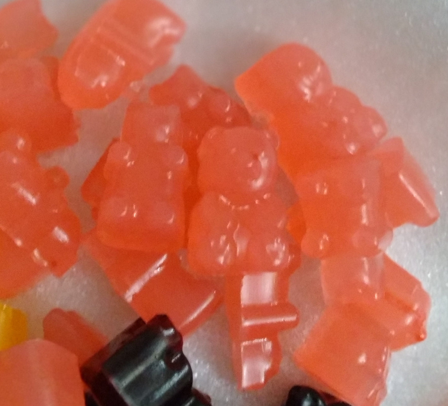strawberry kiwi wine infused gummy bears