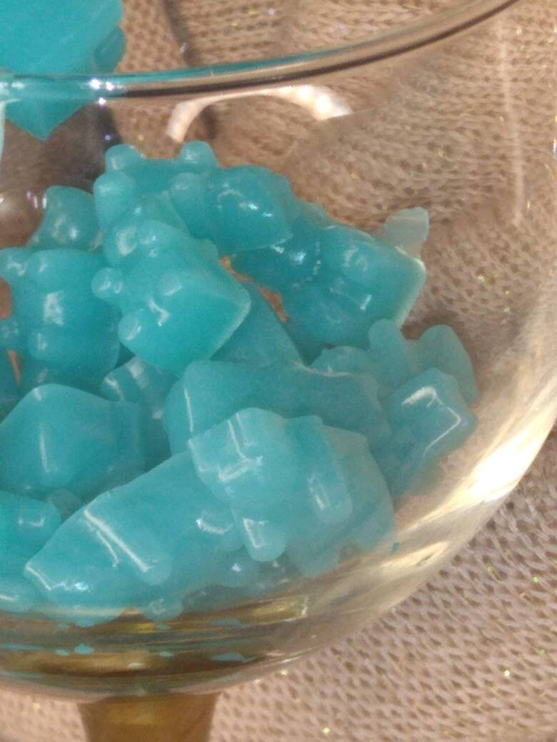 Sour blue raspberry lemonade wine infused gummy bears