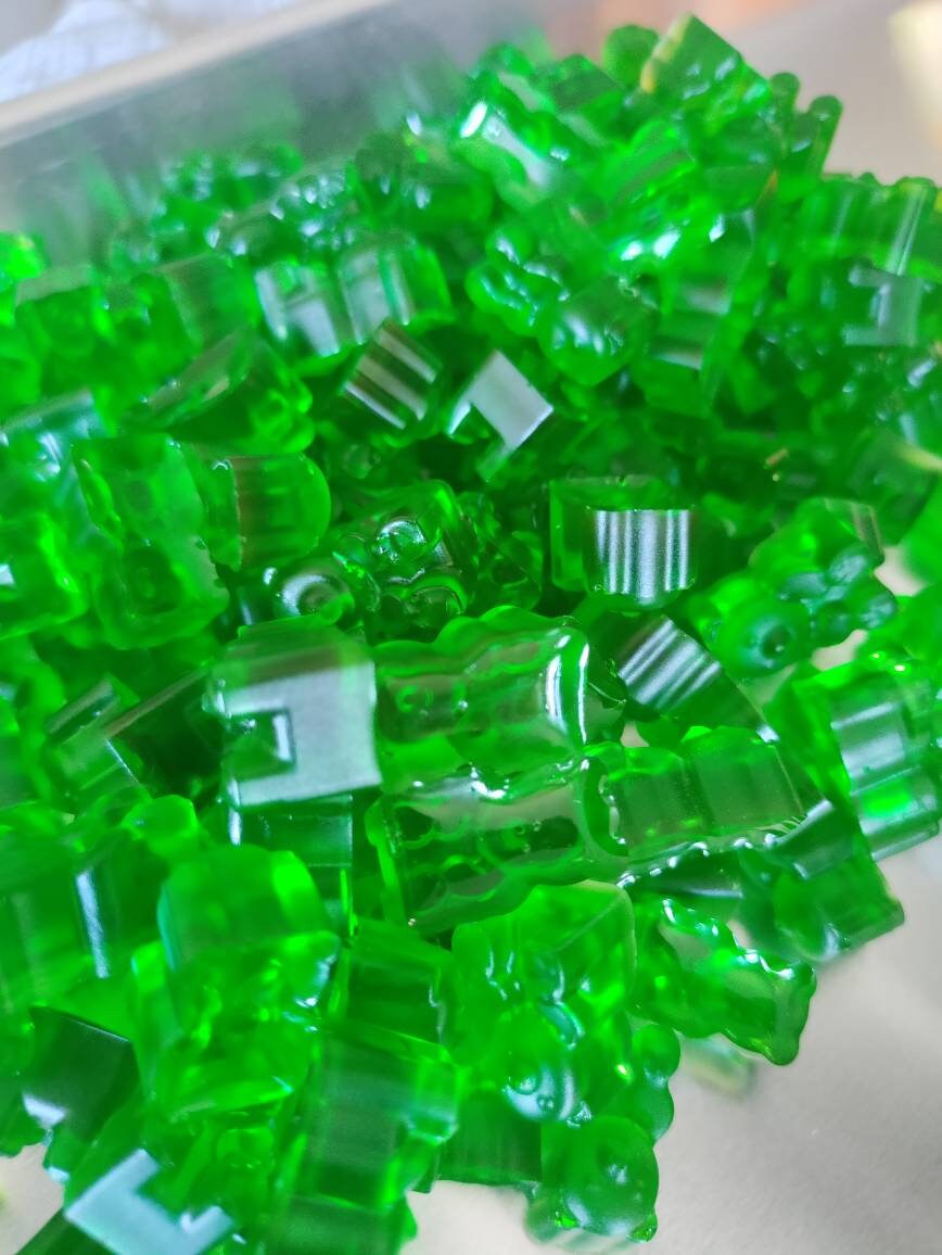 Lemon lime sangria gummy bears