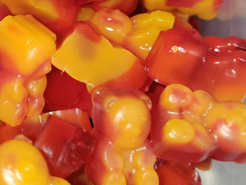cranberry & pineapple Gin infused gummy bears